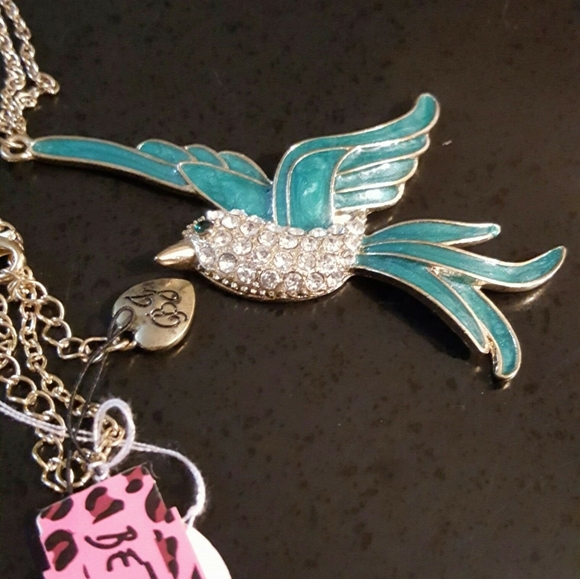 Betsey Johnson rhinestone bird pendant necklace - Picture 2 of 4